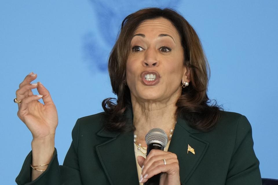 La vicepresidenta de EEUU Kamala Harris habla durante un evento en Discovery World el jueves 16 de mayo de 2024 en Milwaukee. (AP Foto/Morry Gash)