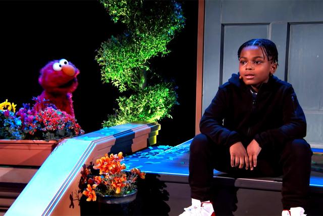 Damar Hamlin Brings Out His Brother Damir to Sesame Street Night