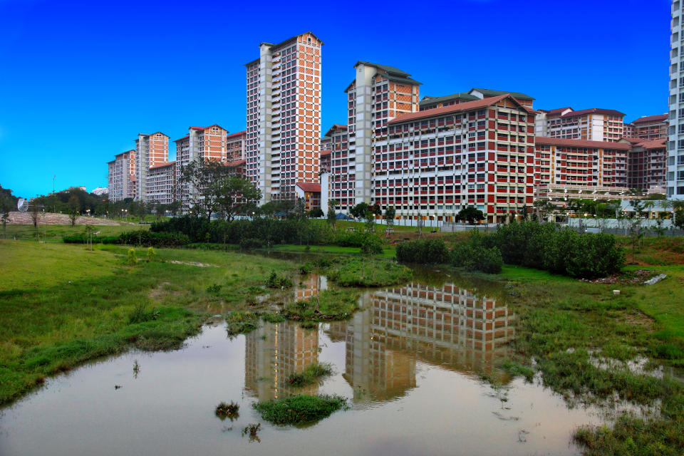 Image shows HDB flat situated beside Bishan Park. 