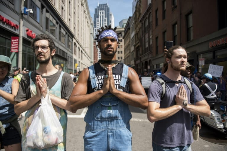 Counter-protesters of the Boston "Free Speech" rally march towards Boston Commons