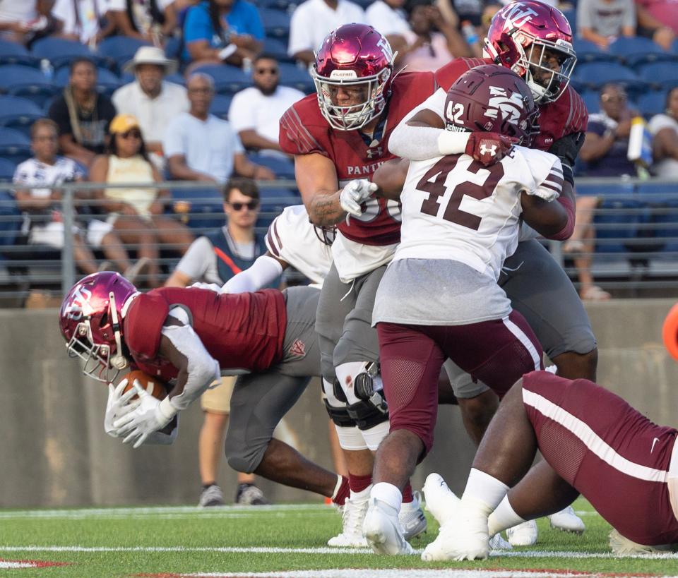 Virginia Union running back Jada Byers dives in for a second-half touchdown during Sunday's Black College Hall of Fame Classic against Morehouse.