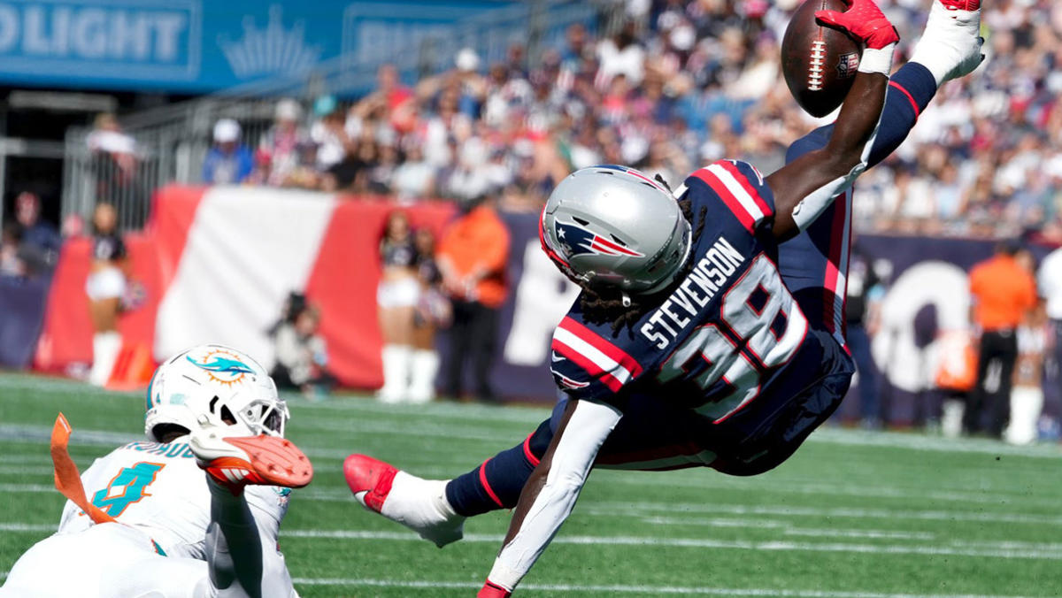 Patriots-Dolphins Stock Watch: Stevenson and Gibson are among the few bright spots