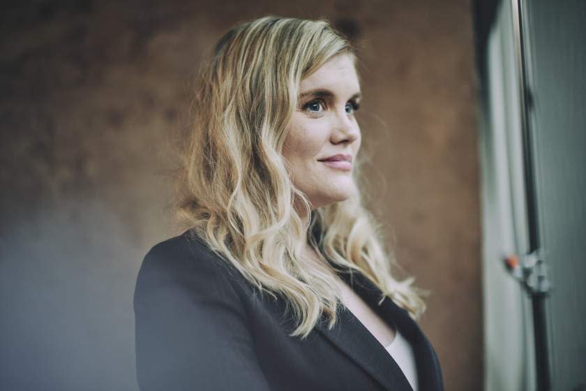 **FOR ENVELOPE RUNNING 1/7/2021. DO NOT USE PRIOR::LONDON, UNITED KINGDOM, NOVEMBER 26, 2020: Writer-director Emerald Fennell, photographed for "A Promising Young Woman," photographed at the Ham Yard Hotel. CREDIT: Matthew Lloyd / For The Times