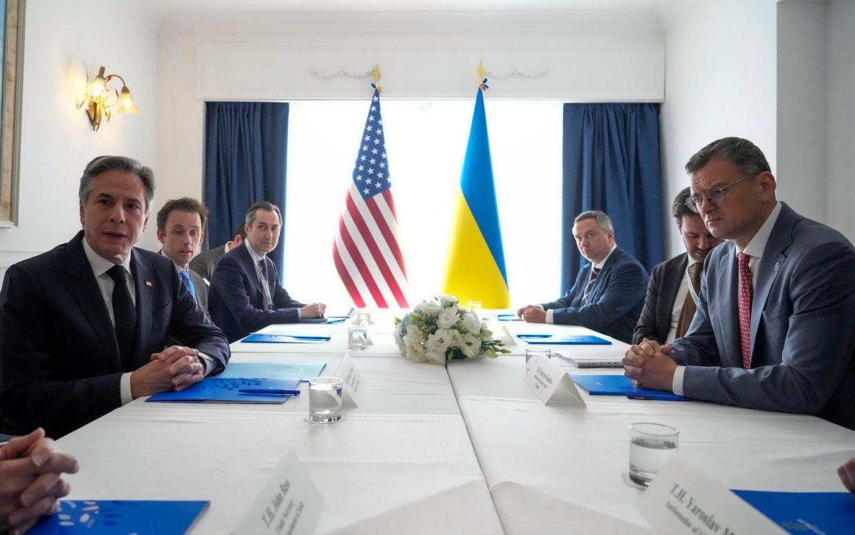 US Secretary of State Antony Blinken, left, and Ukraine Foreign Minister Dmytro Kuleba