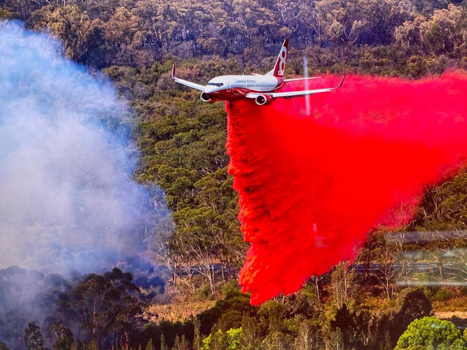 Coulson Aviation Boeing 737 aerial tanker