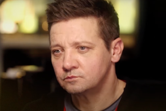 ExtraTV, It's an emotional new year's for Jeremy Renner, as he reflects on  one year since his near-deadly snow plow accident. He calls daughte