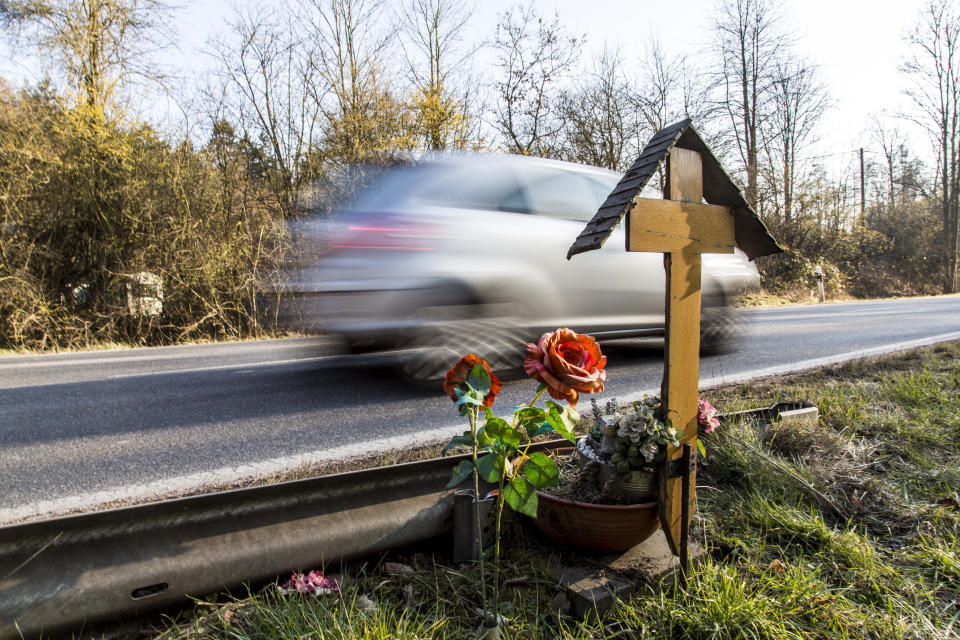 Auch der Tod eines nahestehenden Menschen stürzt viele Arbeitnehmer in tiefe Krisen. (Bild: AOK Bundesverband)