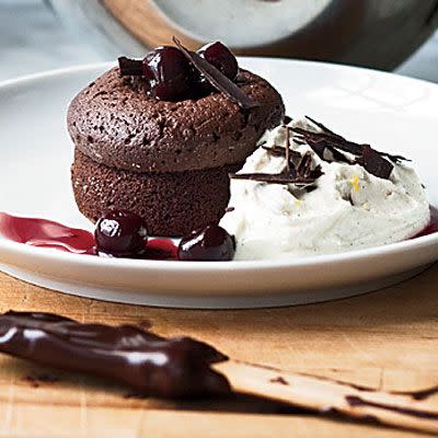 Warm Chocolate Cakes with Mascarpone Cream