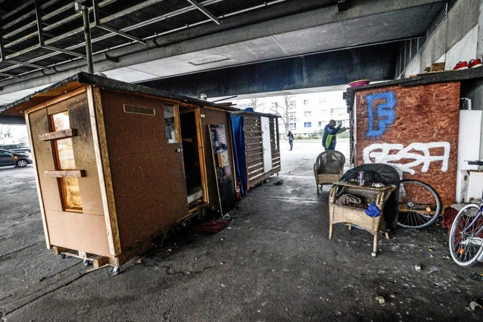 In Berlin gibt es inzwischen über 50 Little Homes - hier eine Siedlung unter einer Autobahnbrücke in Pankow.<span class="copyright">Thomas Schubert</span>