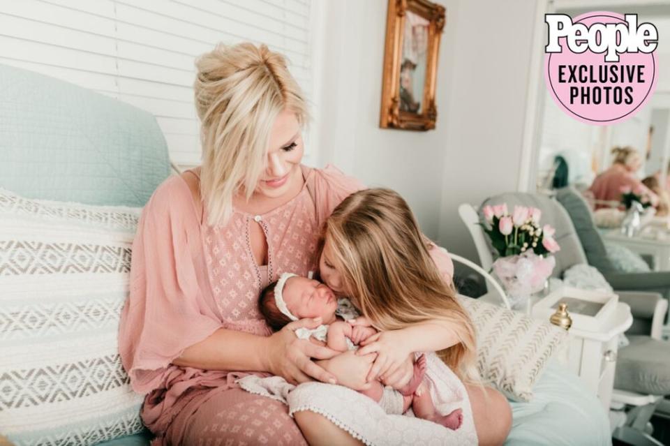 Kimberly Caldwell with daughters Harlow and Houston | Nola Fontanez Photography, assisted by Ella Jaymes Photography