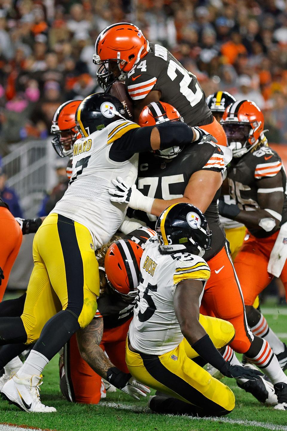 Browns running back Nick Chubb leaps into the end zone for a second-half touchdown against the Steelers in Cleveland, Thursday, Sept. 22, 2022.
