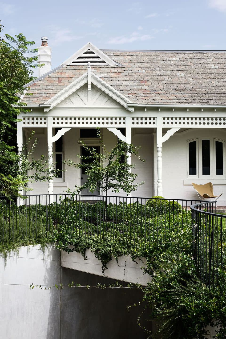 traditional front porch decor