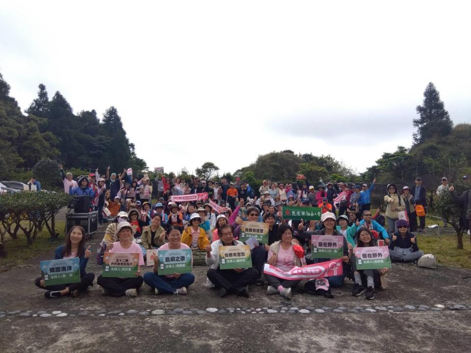 配合戶外教育政策邁向第十年，臺慶也特別舉辦「山野‧聲林聽友會」，邀請「島嶼之歌」、「藝在野外」、「五十二個戶外教育好點子」、「傾聽海洋」、「自然有意思」等節目主持人與聽友互動。