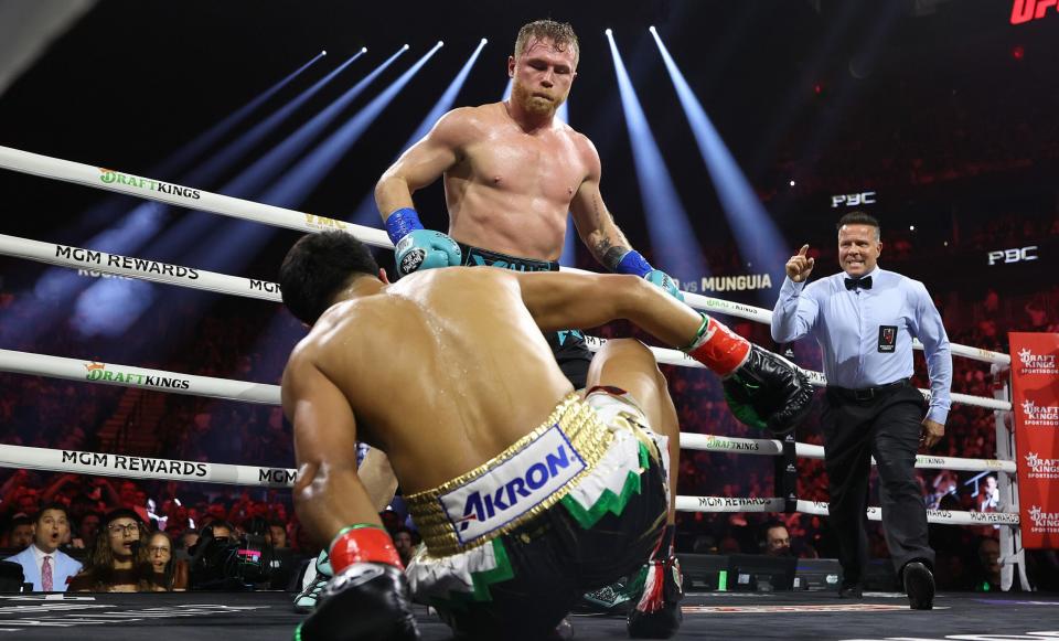 Canelo Álvarez le demuestra a Jaime Munguía que sigue siendo el mejor de México