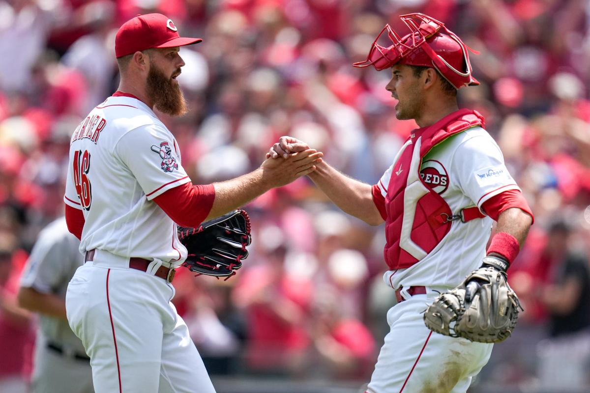 Cincinnati Reds rally for 11th straight win