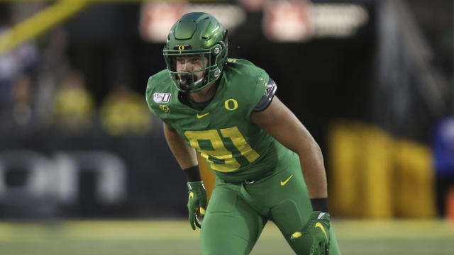 Former Oregon Ducks Football Quarterback Justin Herbert Wins 2022