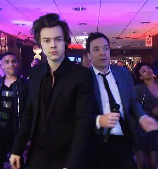 Harry joins Jimmy and the SNL flash mob! Source: NBC