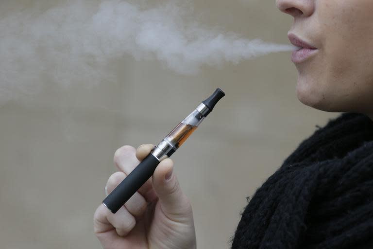 Smoking e-cigarettes doesn't seem to help people give up tobacco