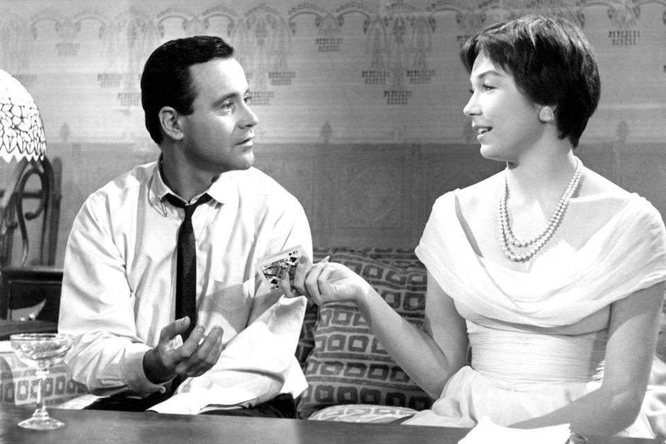 THE APARTMENT, Jack Lemmon, Shirley MacLaine, 1960