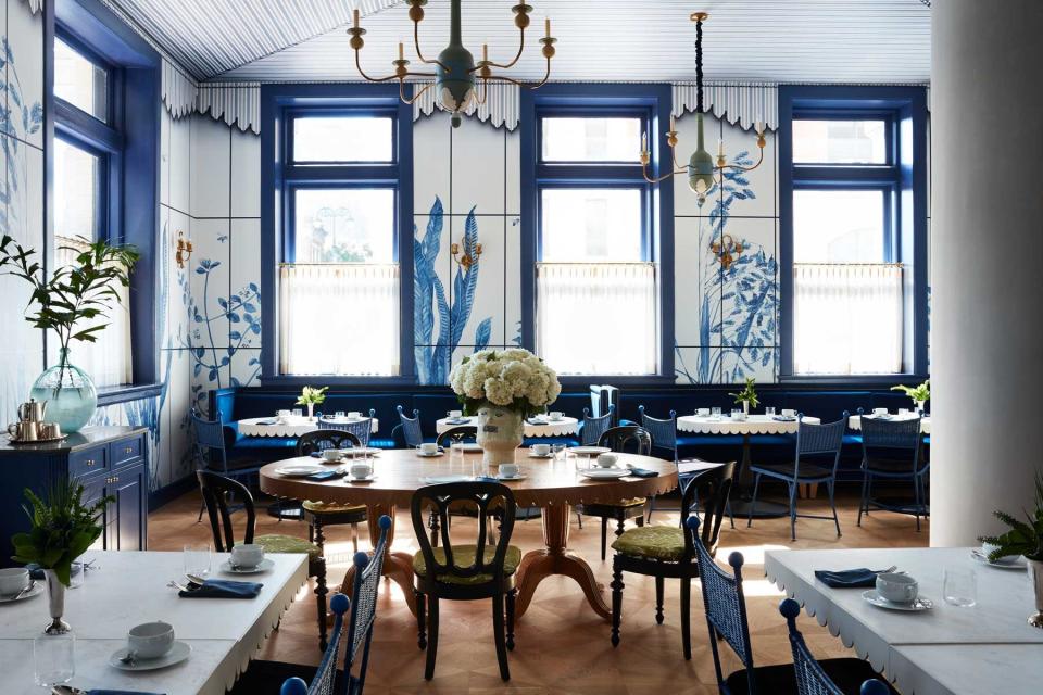 The blue and white breakfast room at the hotel Maison de la Luz in New Orleans