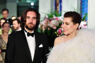 Faire partie de la famille princière monégasque n'est pas de tout repos. Depuis sa jeunesse, Charlotte Casiraghi a l'habitude d'être suivie par les paparazzis et d'être au centre des rumeurs propagées par la presse à scandale. Ainsi, début 2019, de nombreuses rumeurs faisaient état de sa séparation avec Dimitri Rassam. Excédée, la fille de Caroline de Monaco a décidé de mettre fin à ces fausses informations via un communiqué officiel. Celui-ci disait : <em>"Mademoiselle Charlotte Casiraghi et Monsieur Dimitri Rassam, harcelés par la presse à scandale, apportent un démenti formel à toutes les rumeurs non fondées de séparation que celle-ci fait circuler à leur égard. L’explication de cette information cynique et mensongère est simple : conflictualiser une situation qui ne l’est pas et ne l’a jamais été, a pour but de lui donner du prix, car l’annonce d’une séparation correspond toujours à une bonne motivation d’achat. Compte tenu de la nocivité de cette rumeur pour eux-mêmes, leurs enfants mineurs et leurs proches, ils sont convenus de demander à leur avocat d’engager toutes poursuites judiciaires, si possible devant les juridictions pénales"</em>. Aujourd'hui, les deux tourtereaux fileraient le parfait amour. (<em>crédit Getty</em>)