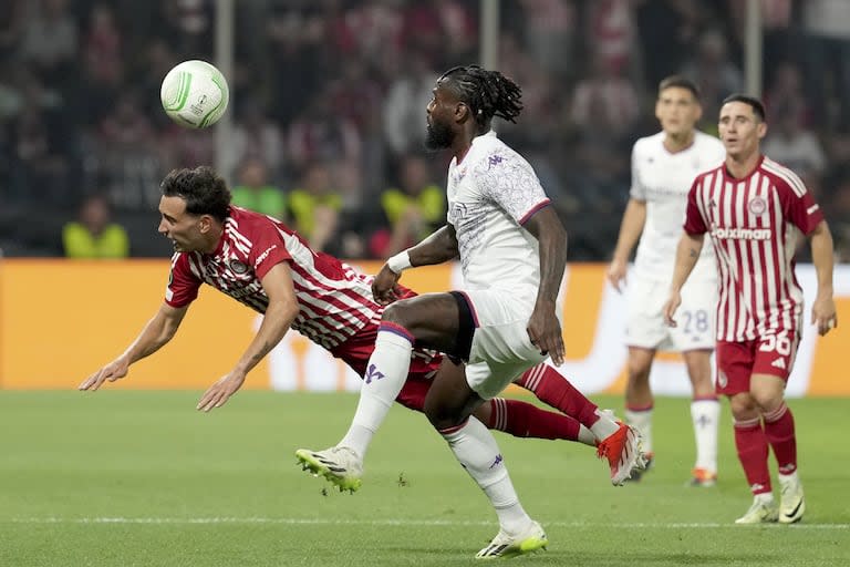 Santiago Hezze, uno de los argentinos campeón de la Conference League con Olympiacos