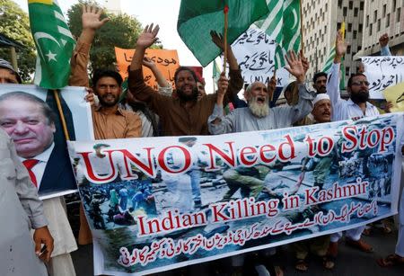 Men shout slogans during a protest against the recent border clashes, in Karachi, Pakistan, September 30, 2016. REUTERS/Akhtar Soomro