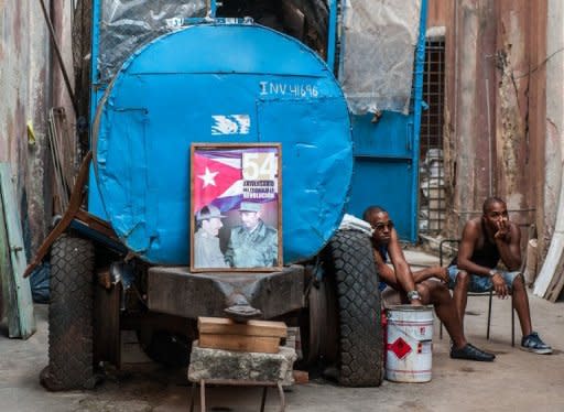 Como parte de las reformas, el gobierno entregó 1,5 millones de hectáreas de tierras estatales ociosas en usufructo a unos 176.000 campesinos privados y cooperativas, autorizó la compraventa de casas y autos (prohibida durante medio siglo). (AFP | Yamil Lage)