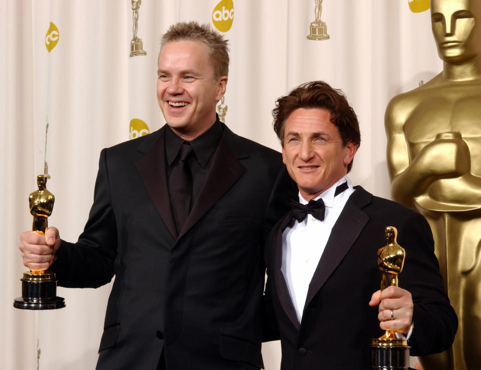 Tim Robbins and Sean Penn at the 2004 Academy Awards. (Image via Getty Images)                               