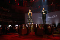 <p>Zum zweiten Mal fanden die Fashion Awards in Londonds Royal Albert Hall statt und empfingen dort die Top-Größen der Branche. Mit einem bewegenden Tribut für Azzedine Alaïa und Auszeichnungen für Model Adwoa Aboah, Donatella Versace und Raf Simons war es der lebhafteste Abend des Jahres. <em>[Bild: Getty]</em> </p>