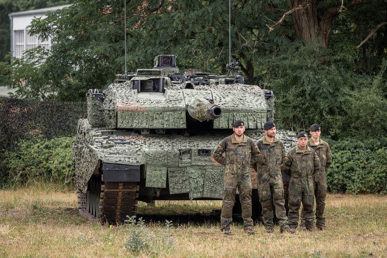 Alemiana no descartó enviar tanques Leopard a Ucrania. Photo: Mohssen Assanimoghaddam/dpa (Photo by Mohssen Assanimoghaddam/picture alliance via Getty Images)