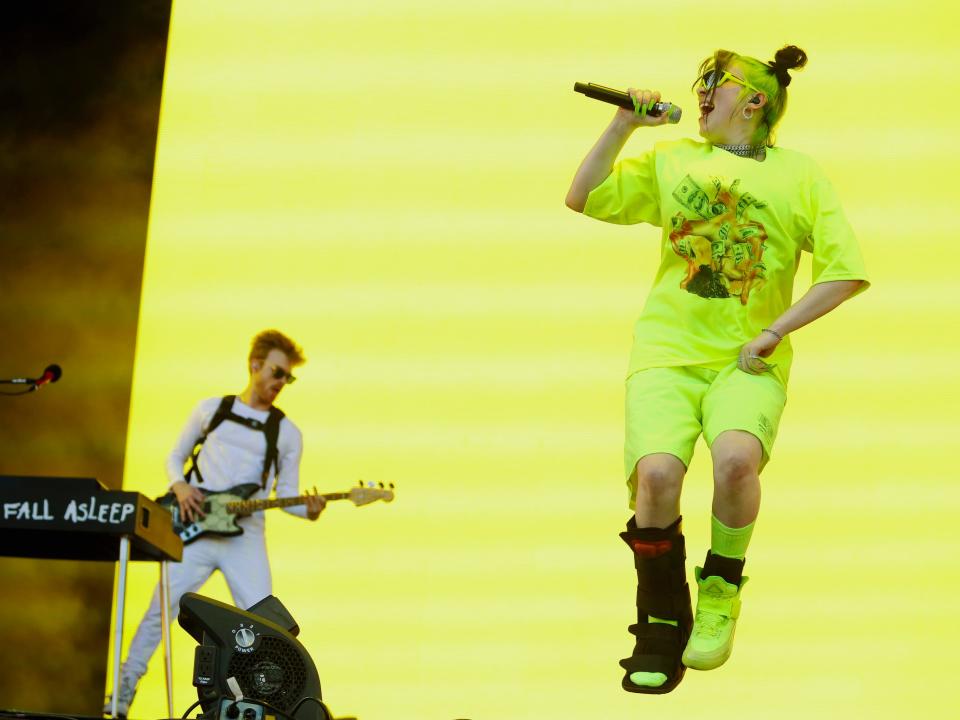 billie eilish finneas perform