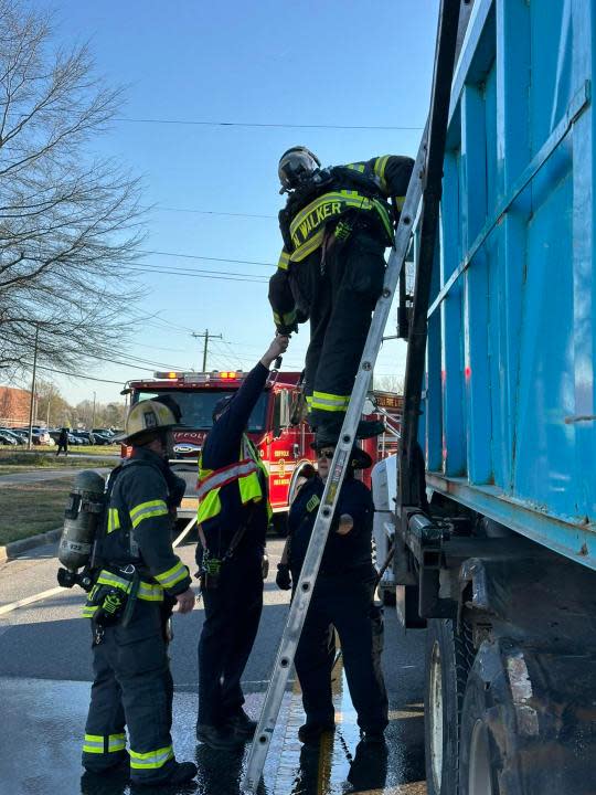 Nansemond Pkwy commercial vehicle fire (Courtesy: Suffolk Department of Fire & Rescue)