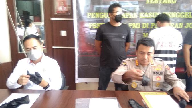 Polda Kepri menjerat otak pengiriman PMI ilegal ke Malaysia dengan pasal berlapis. (Foto: Liputan6.com/Ajang Nurdin)