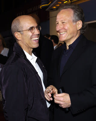 Dreamworks cheif Jeffrey Katzenberg and director Michael Mann at the LA premiere of Dreamworks SKG's Collateral -2004 Photo: