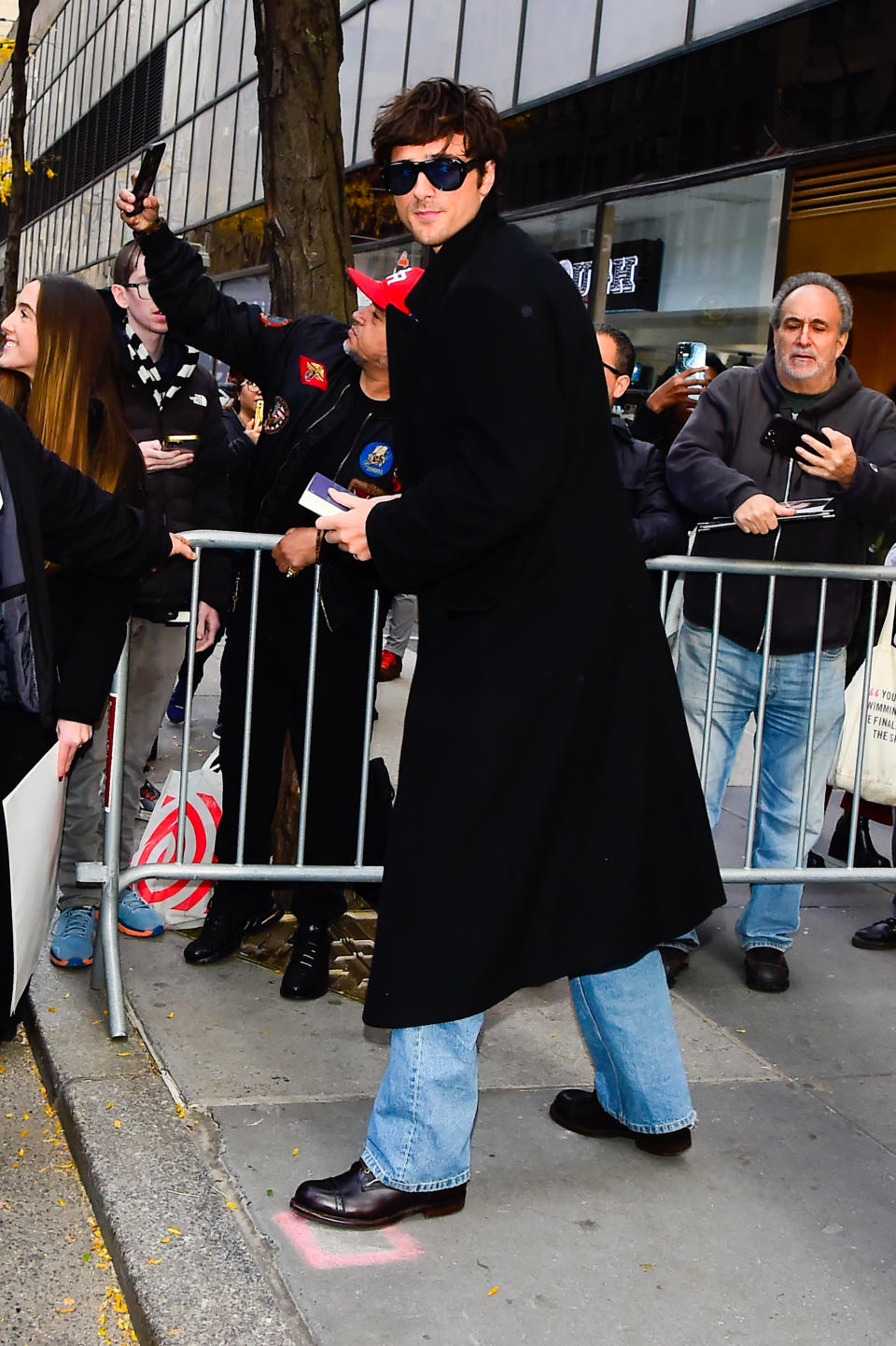 Jacob Elordi greeting fans