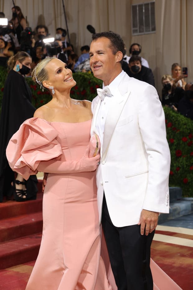 Molly Sims and Scott Stuber attend The 2022 Met Gala Celebrating "In America: An Anthology of Fashion" at The Metropolitan Museum of Art on May 02, 2022 in New York City. <p>Mike Coppola/Getty Images</p>