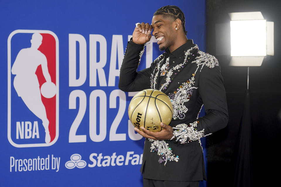 Scoot Henderson arrives at Barclays Center before the NBA basketball draft, Thursday, June 22, 2023, in New York. (AP Photo/John Minchillo)
