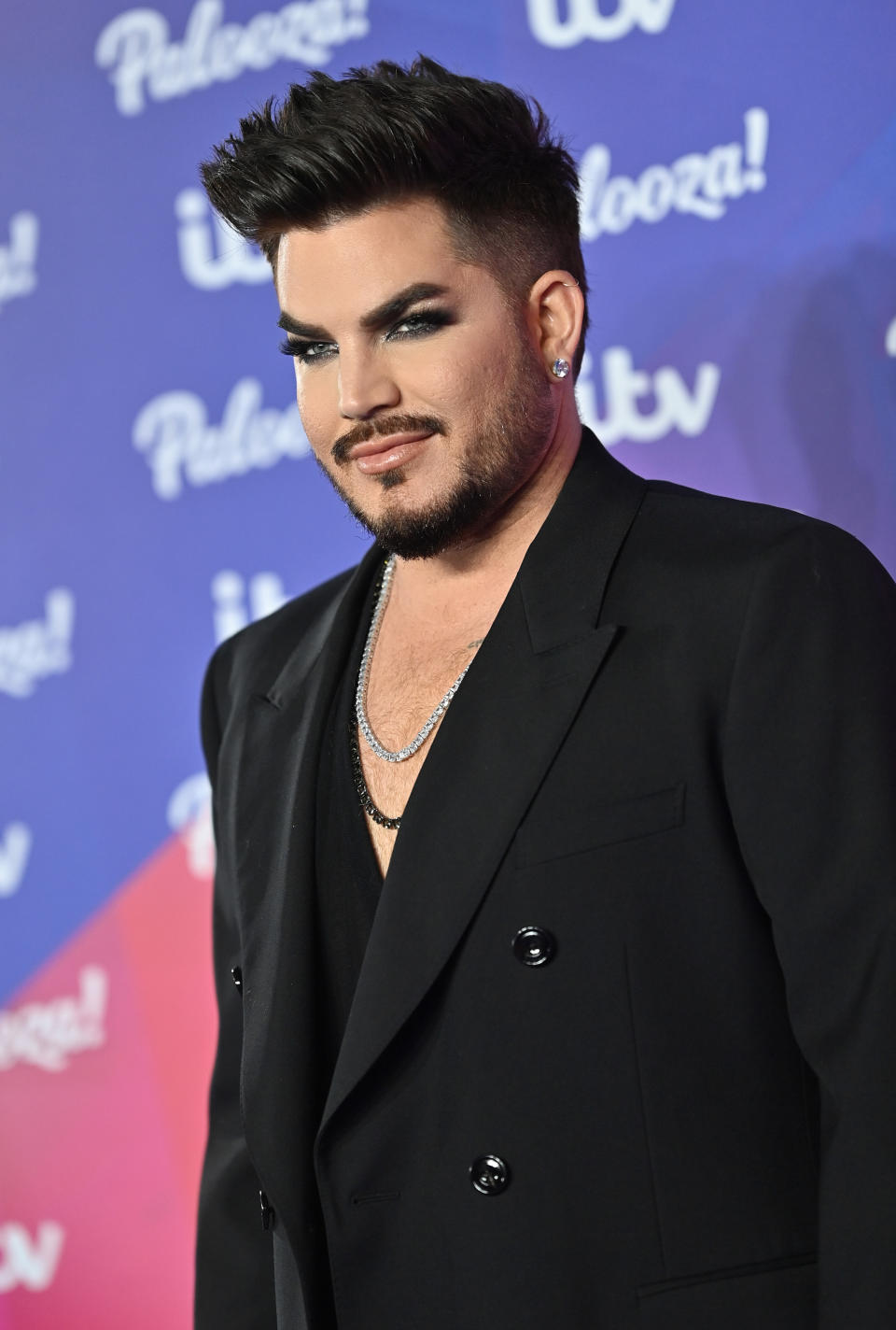 From his American Idol days to performing with Queen, Adam Lambert fans have always said he's a sweetheart when he gets to meet fans. 