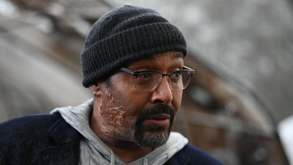  Jesse L. Martin in the "Scorched Earth" episode of The Irrational Season 1. 