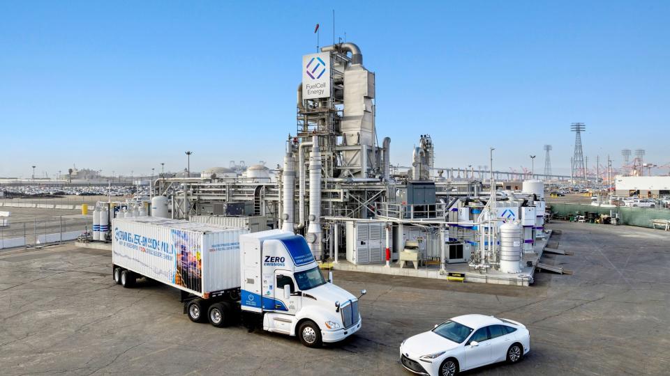 Toyota is buying 100% renewable electric power from FuelCell Energy including water emitted from fuel cells to help supply a car wash. (Photo: Toyota Motor Corp.)