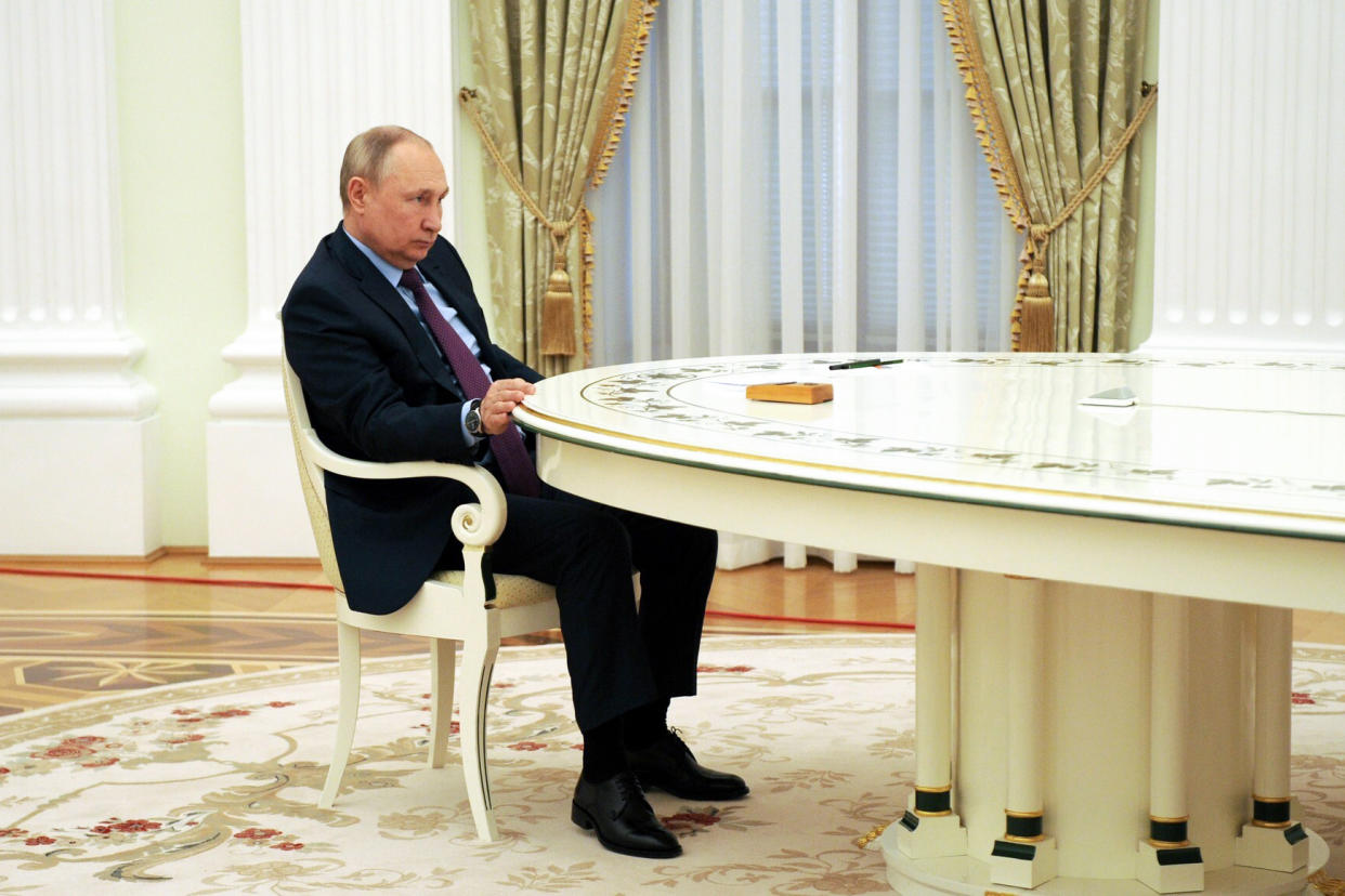 Vladimir Putin - Ilham Aliyev meeting in Moscow (Anadolu Agency / via Getty Images)