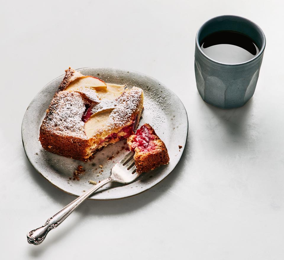 Lemon Cake with Fruit