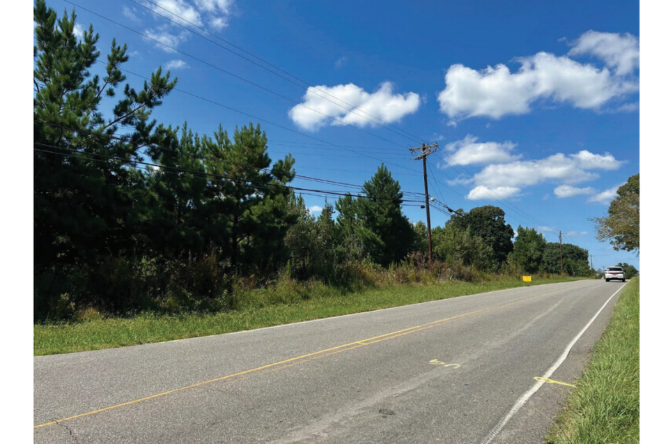 A developer is proposing up to 660 homes and at least 10,000 square feet of commercial space on 52 wooded acres along this stretch of Alcove Road at Lake Norman in Mooresville.