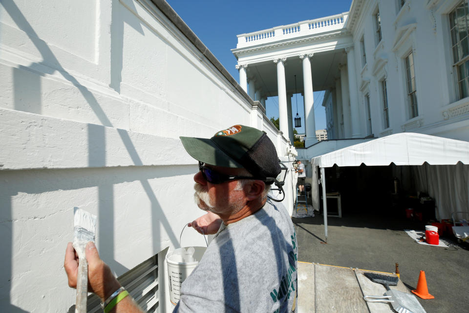 Pintando las paredes de la Casa Blanca