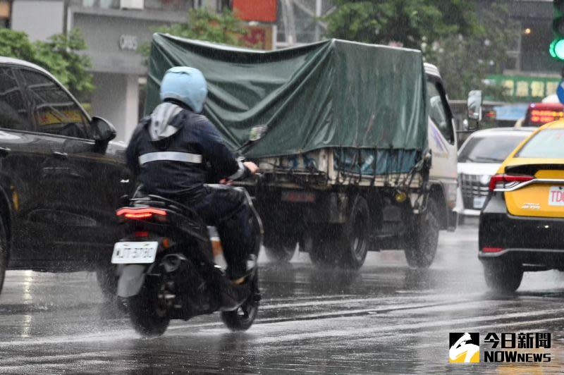 ▲氣象專家吳德榮表示，受東北風影響連日下雨，今（3日）明兩天冷空氣增強，北台灣低溫下探14度。（示意圖／NOWnews資料照）