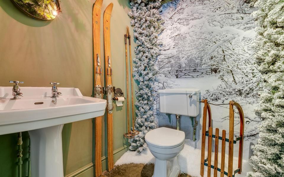  The ski chalet bathroom in Clapham