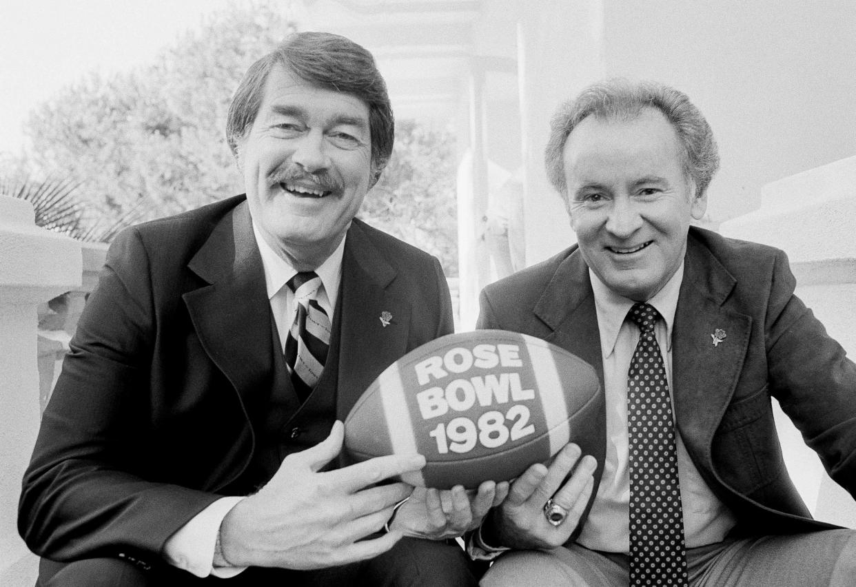 Iowa football coach Hayden Fry, left, and Washington football coach Don James met at the Rose Bowl Tournament House in Pasadena, Calif., Dec. 1, 1981 — one month before their teams met for the first time at the Rose Bowl.