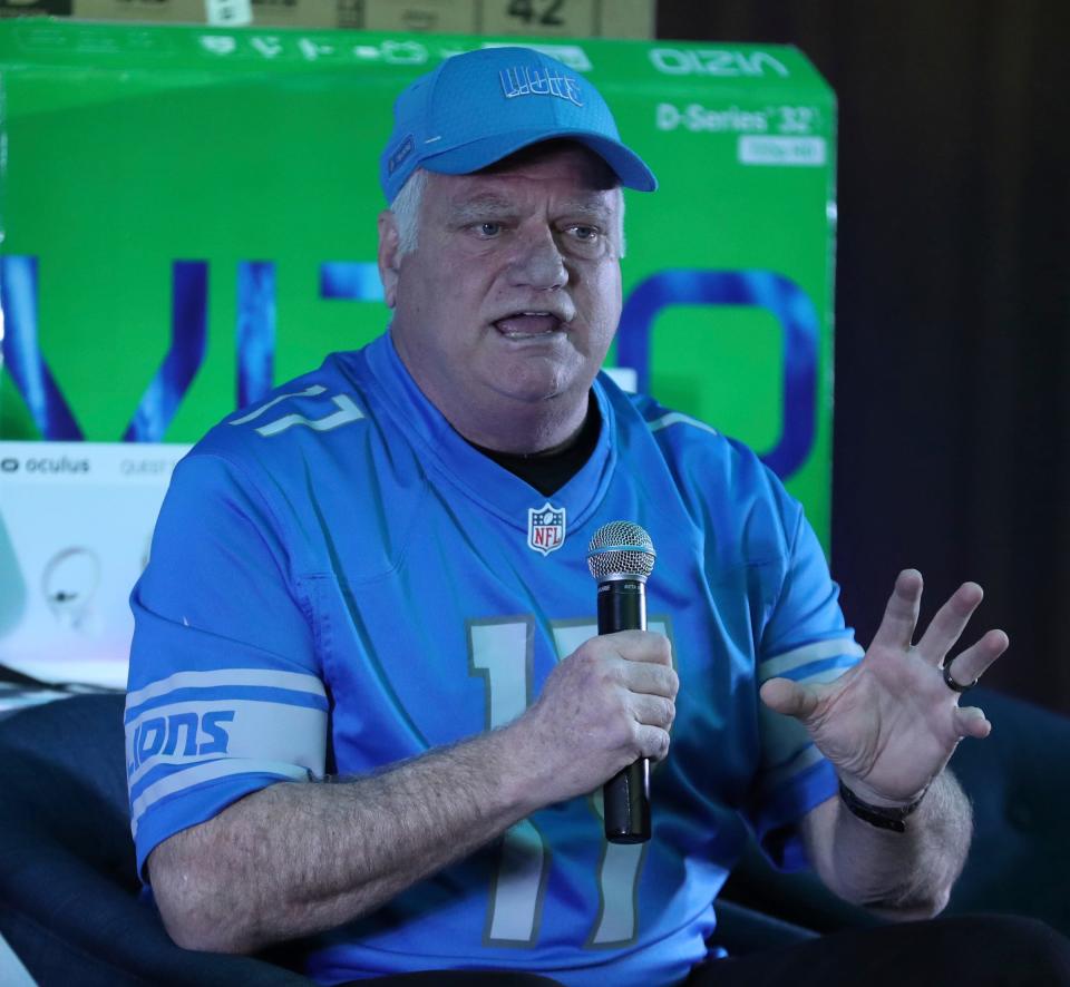 Former Detroit Lions quarterback Eric Hipple talks to youngsters during the Detroit Public Safety & DPD teen mental health summit Saturday, May 7, 2022 at the Fort Pontchartrain in Detroit.