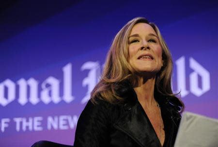Burberry CEO Angela Ahrendts leads a discussion at the IHT Heritage Luxury conference in London November 9, 2010. REUTERS/Paul Hackett